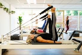 Leg circles on the reformer Leg circles on the reformer