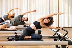 Oblique stretch on the reformer Oblique stretch on the reformer