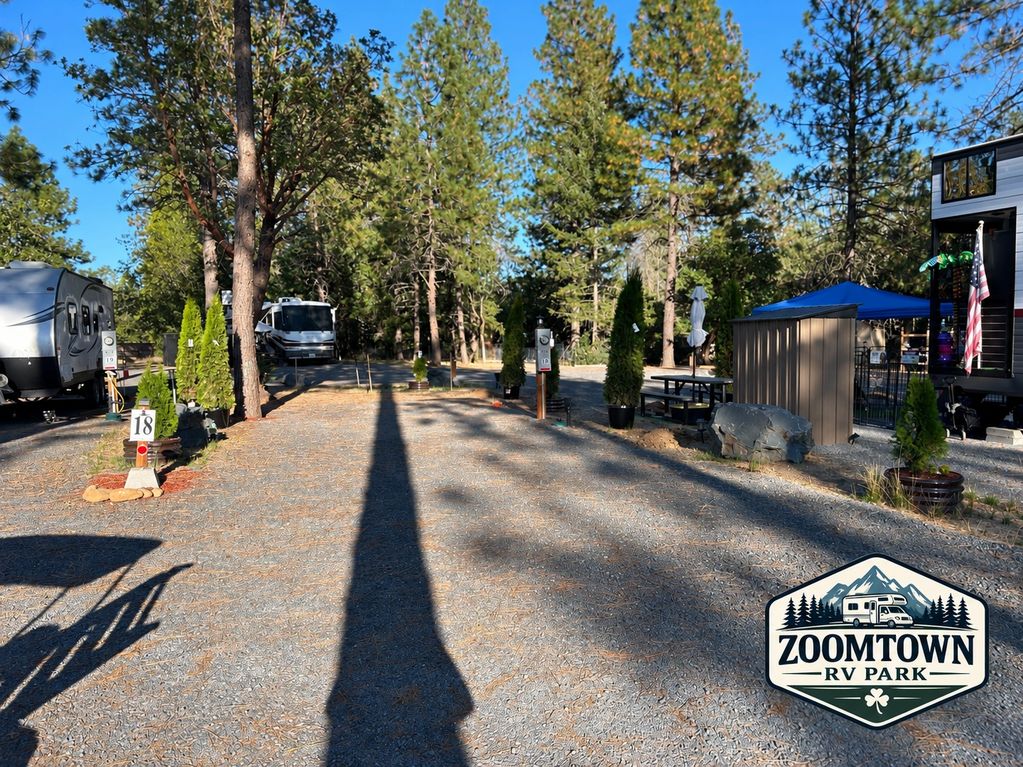 RV Space 18
50 / 30 Amps
Up to 30'
Water, Sewer, Garbage - Included
High-speed Wi-Fi - Available
3' 