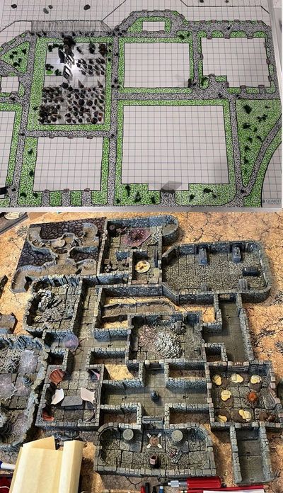 Two different ways of playing on the tabletop