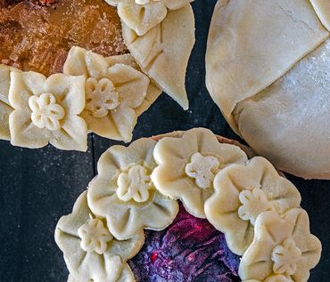 pie art pie crust flowers apple pie blueberry pie prebake before baking