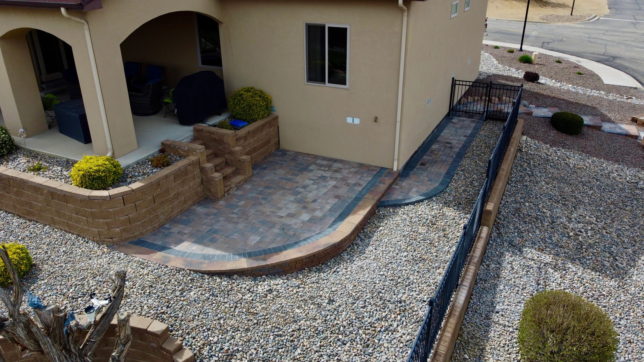 Full Scale Hardscape Design Installed in Farmington, NM By Landscaper in Farmington, NM