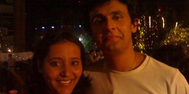 Sonu Nigam in a party with Yashashree Bhave (Yashi)