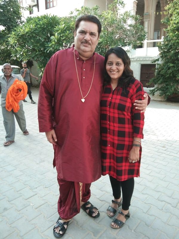 Raza Murad is talking to Yashashree Bhave during film shooting.