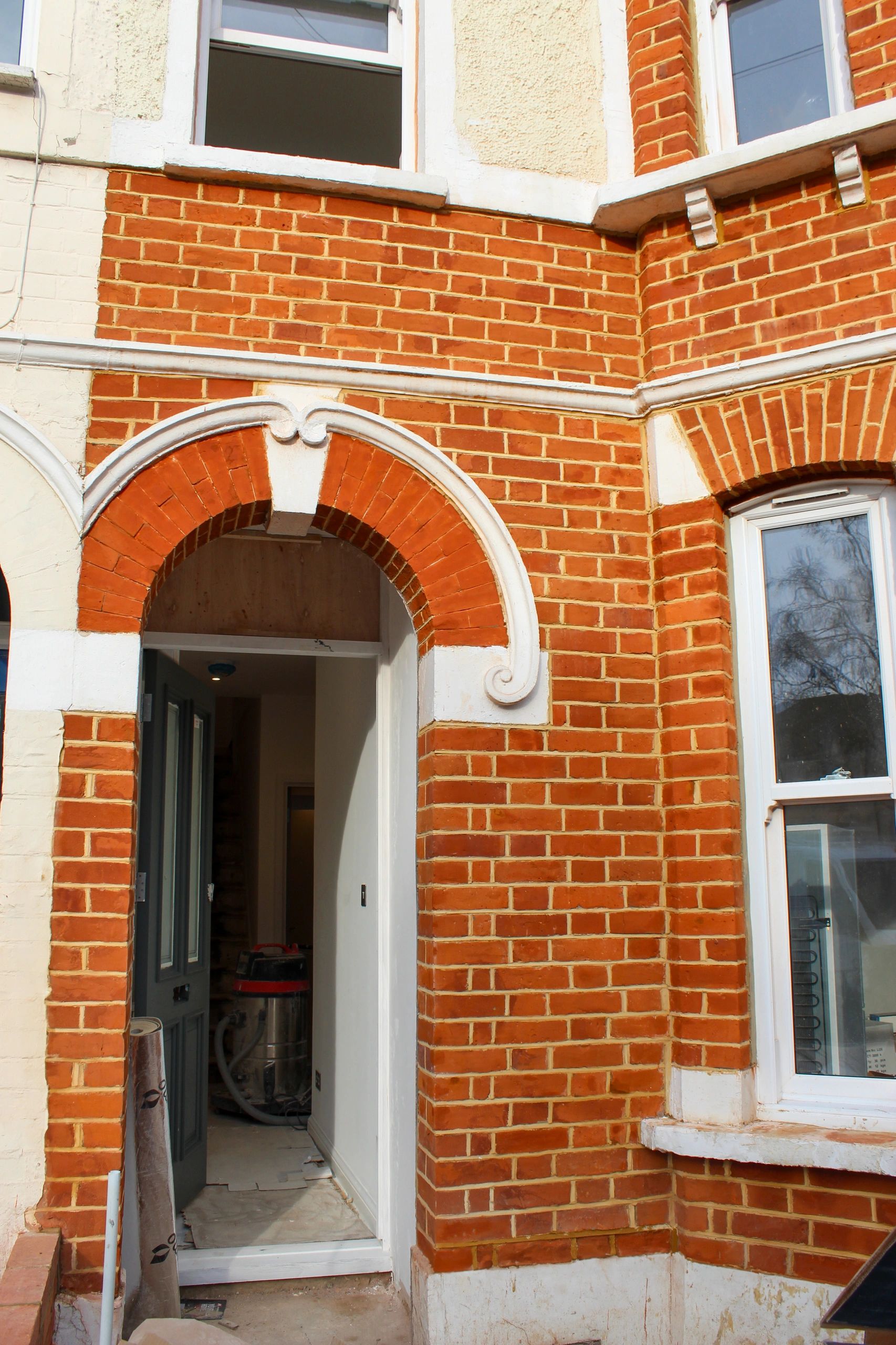 Pebbledash removal specialists - London’s leading brick repair experts. 