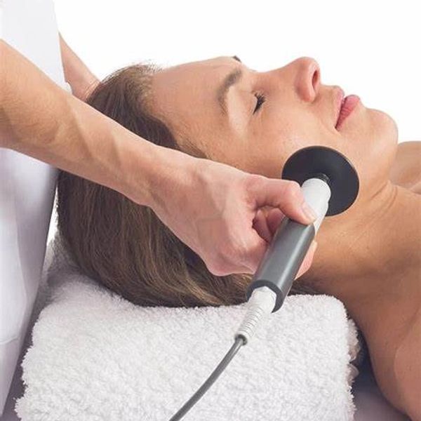 Reafirma, rejuvenece, reduce arrugas y flacidez para un efecto natural y duradero sin cirugía.
