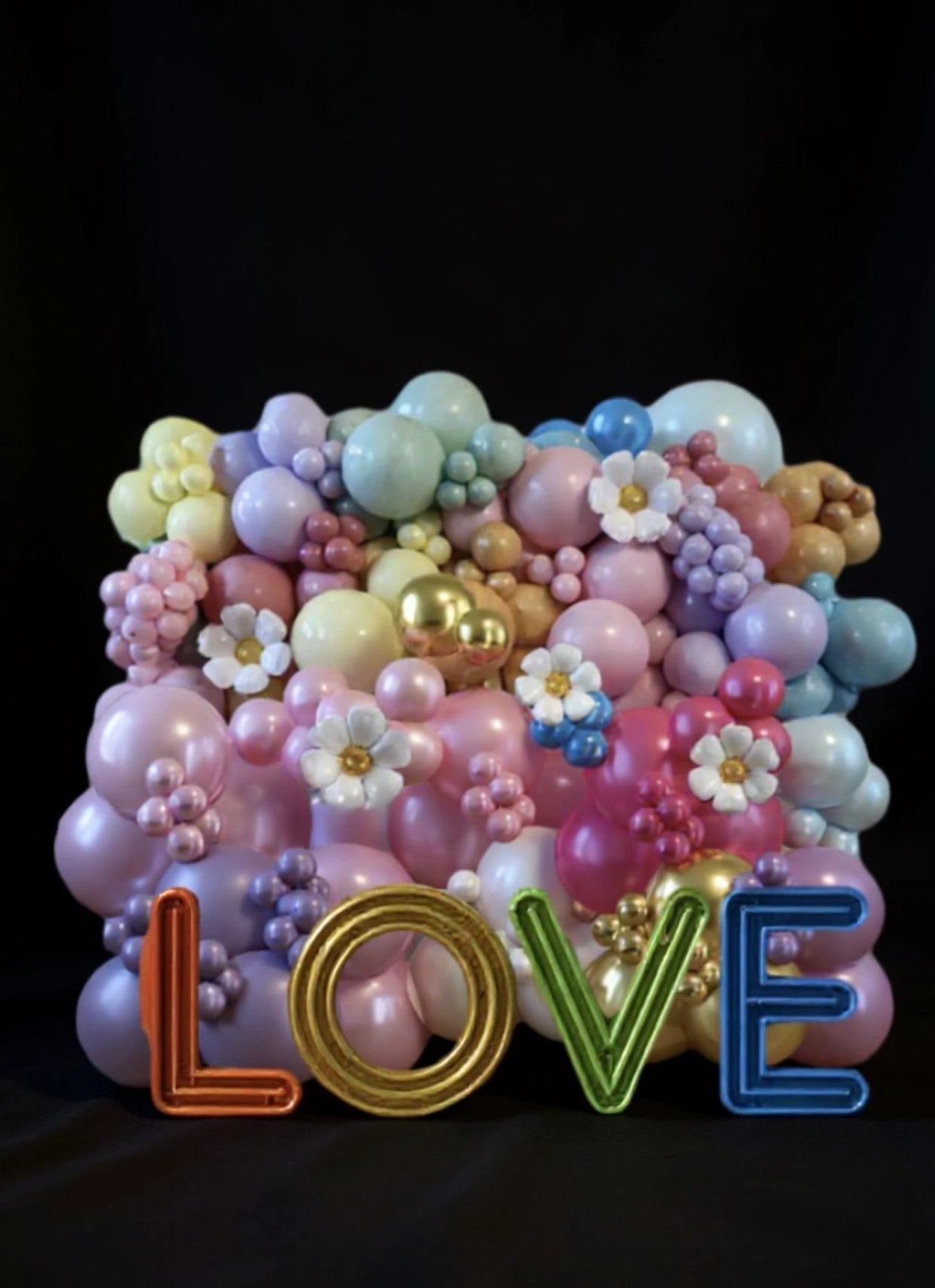 Balloon Wall “LOVE” sign