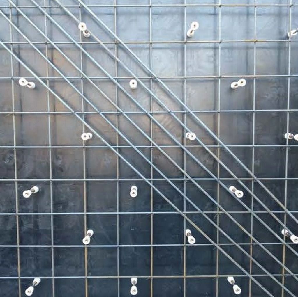 ジオパネルとセパ、P-コンを使った工法