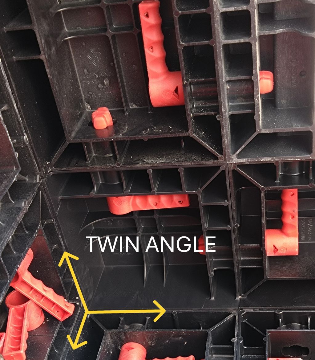 プラスチック型枠の入り隅