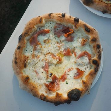 Authentic mobile pizza experience for corporate events in Harrogate, Leeds, & Sheffield