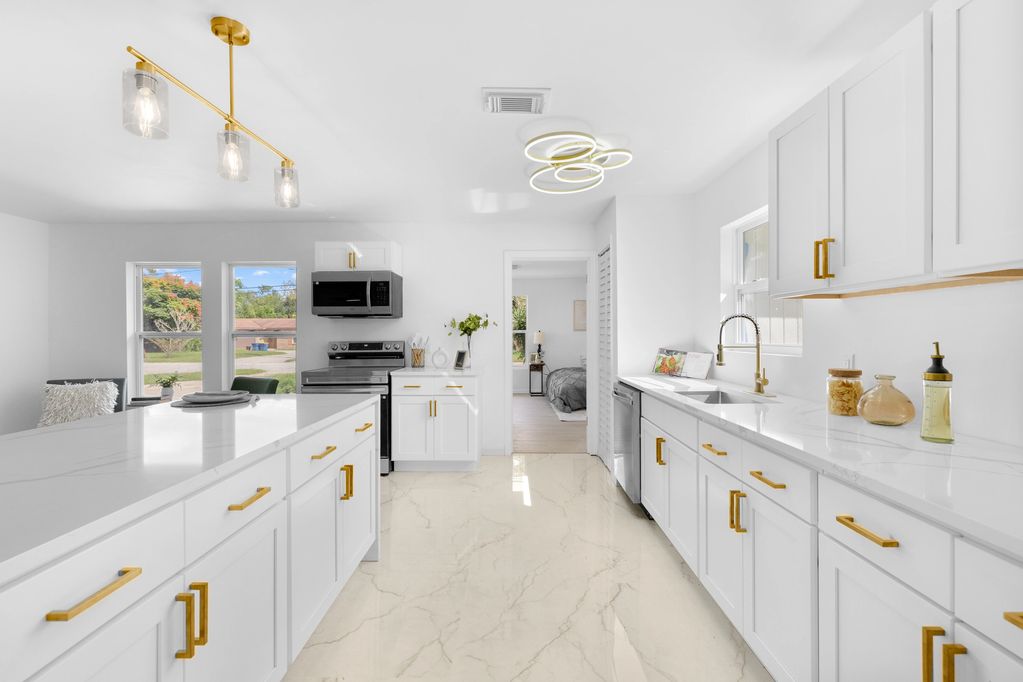 Kitchen with Island Option 