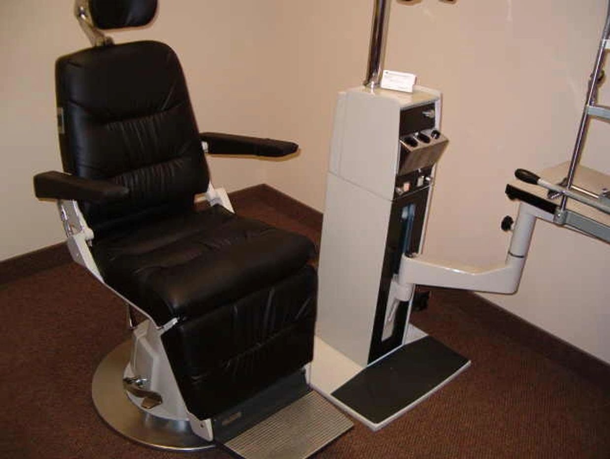 Refurbished Reliance 880 Chair W/ m