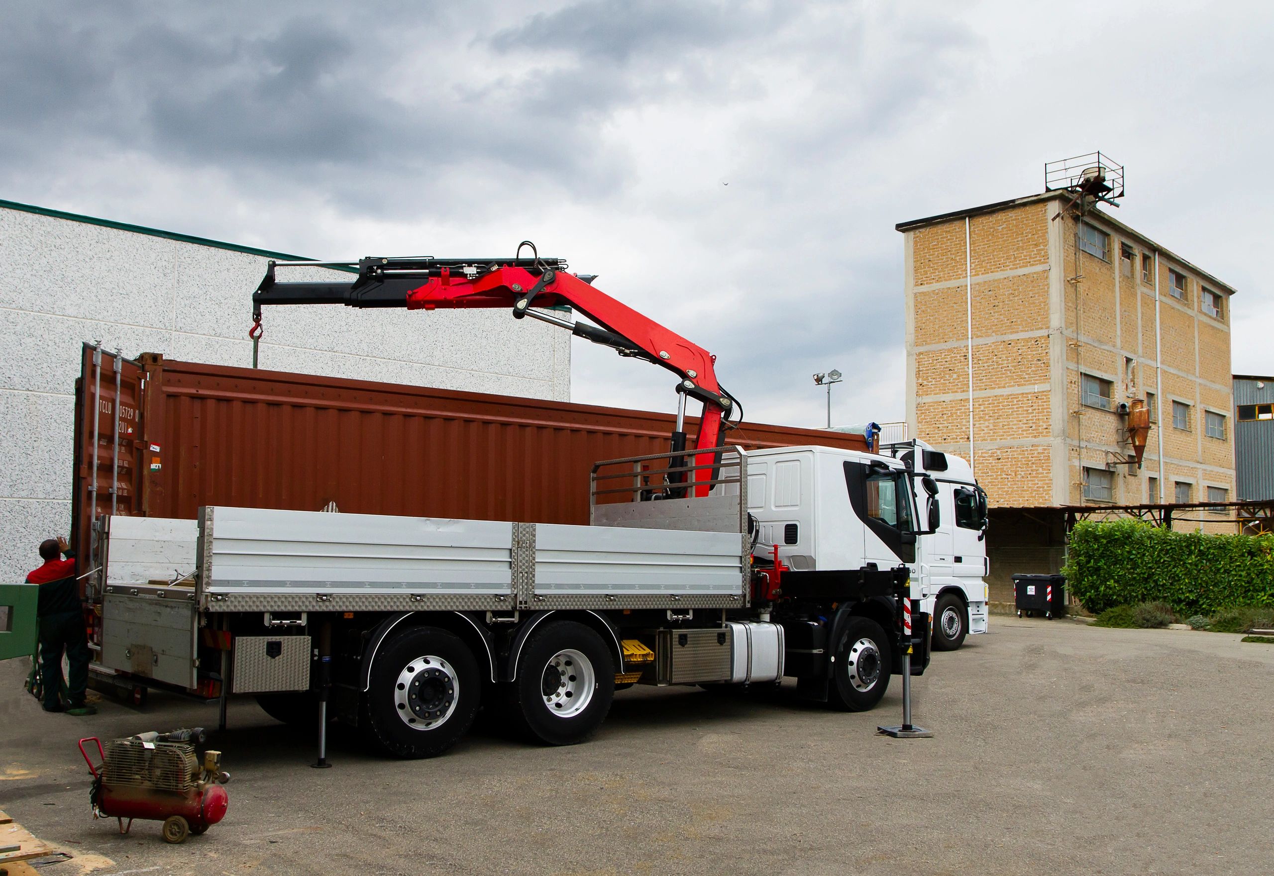 Crane Truck Hire
Crane truck 
Pallet delivery
Awkward Freight
Freight Delivery 
Courier delivery