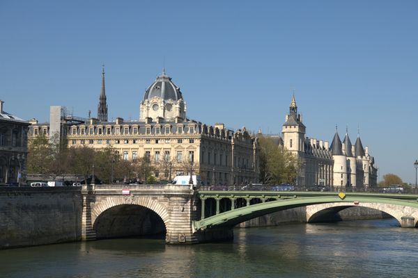 Louvre & Seine River view