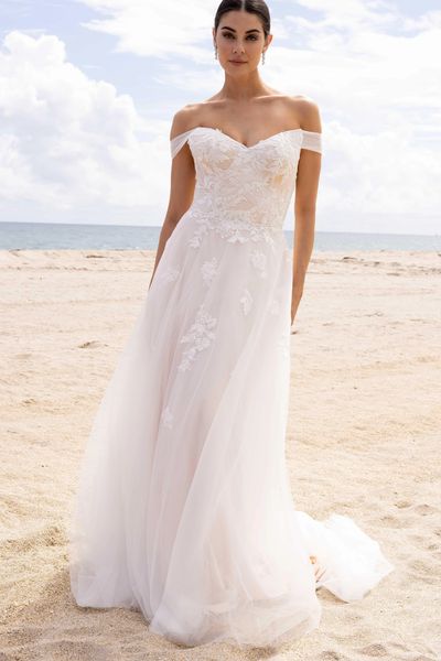 Custom Formal Gown Dresses Lethbridge Grad Graduation Fashion Modern Woman White Lace Over Shoulder