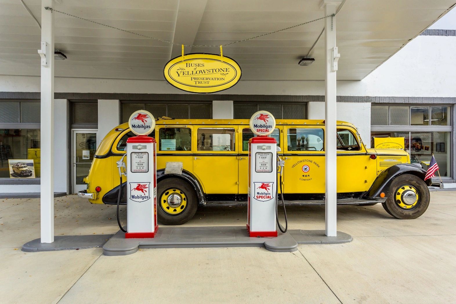 old yellow bus tour yellowstone