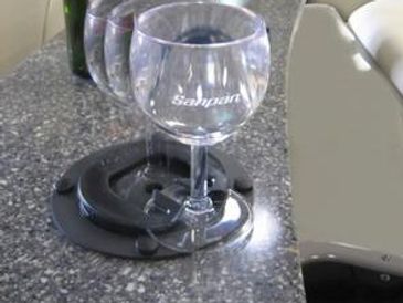 Yoebi Stemware Holders