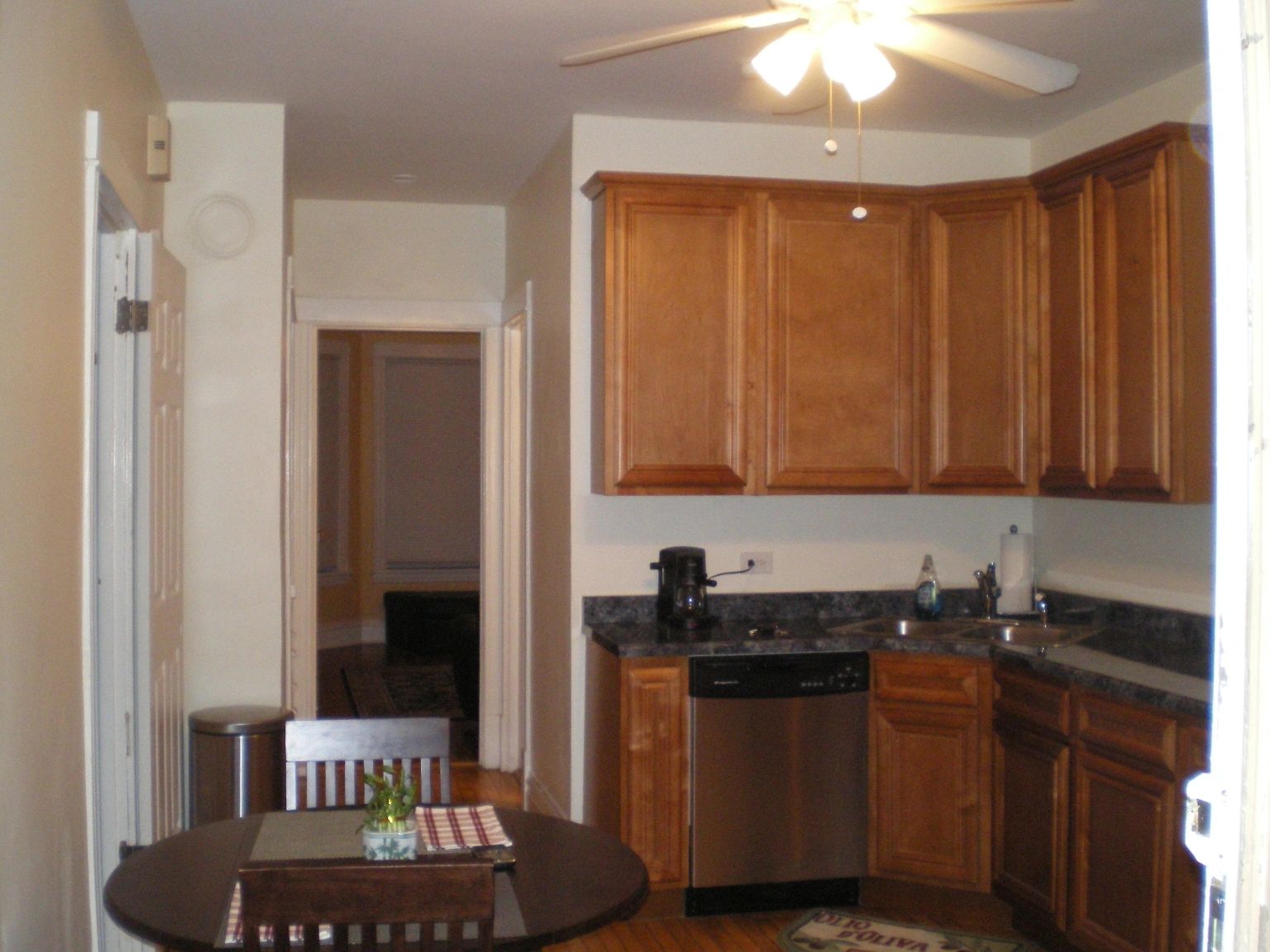 1.Kitchen_to_Livi.jpg