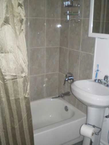 3.Bathroom_with_T.jpg