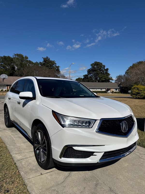 Ceramic Coated Acura SUV in the sun. 