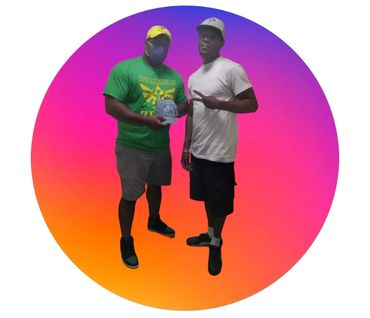 -Yellow-Dad Hat
-Denim-Dad Hat
-Gray Snap-Back 