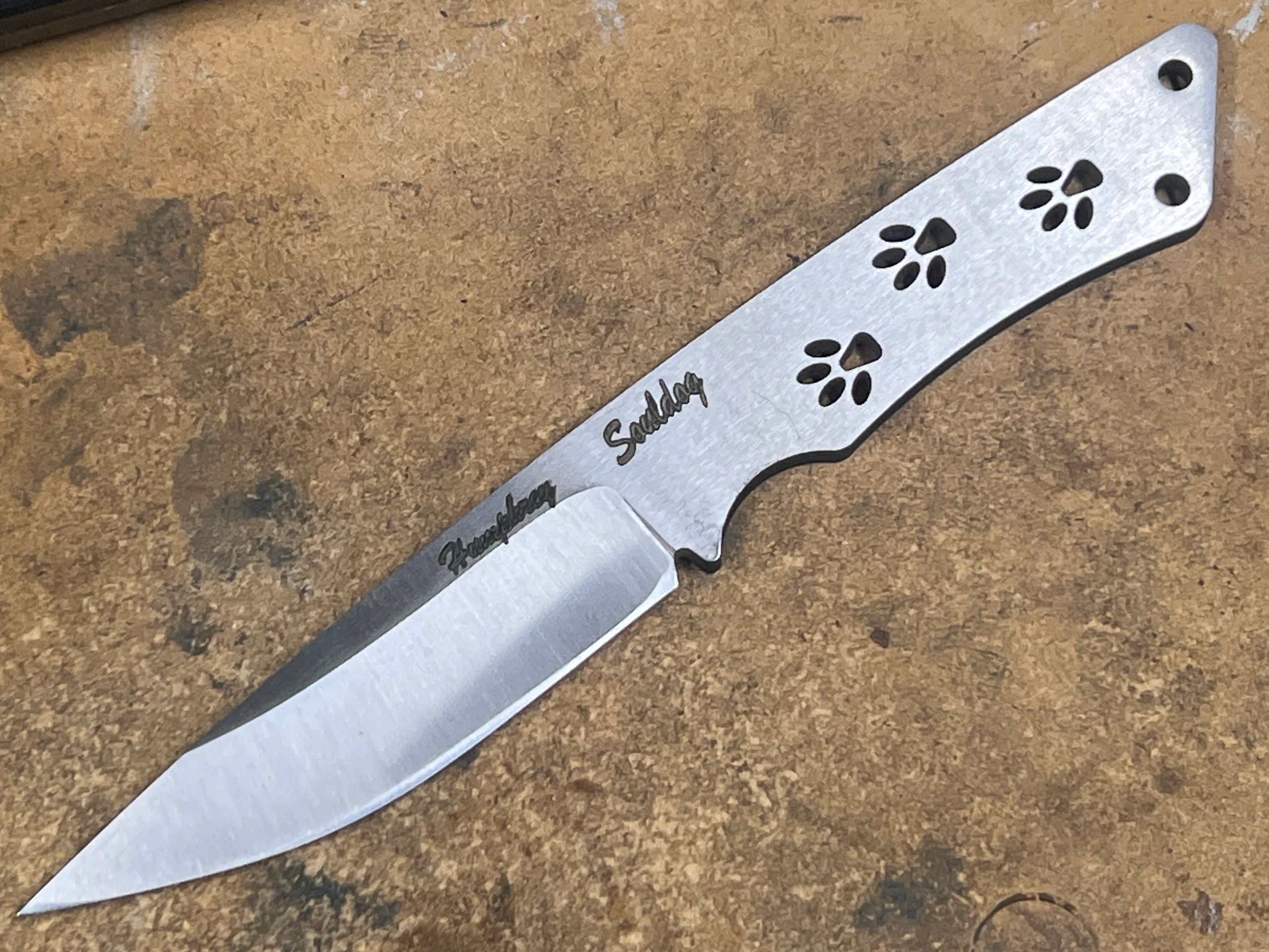 lonhumphreyknives.com
