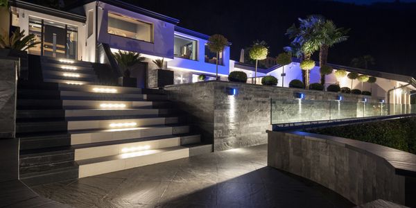 Wall and step lighting path walkway sidewalk home low voltage lighting