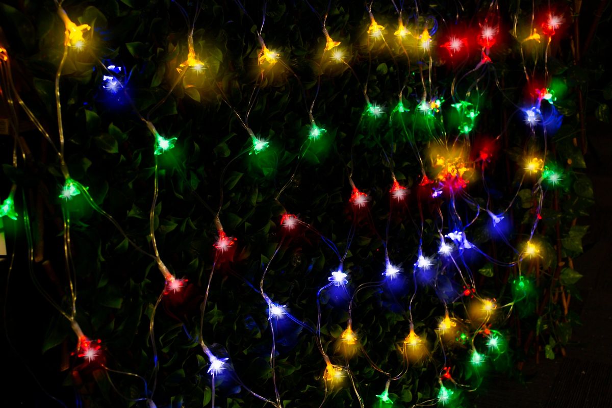 150 LED String Solar Blossom Net Multi Colour 7 Flashing Effects Solar