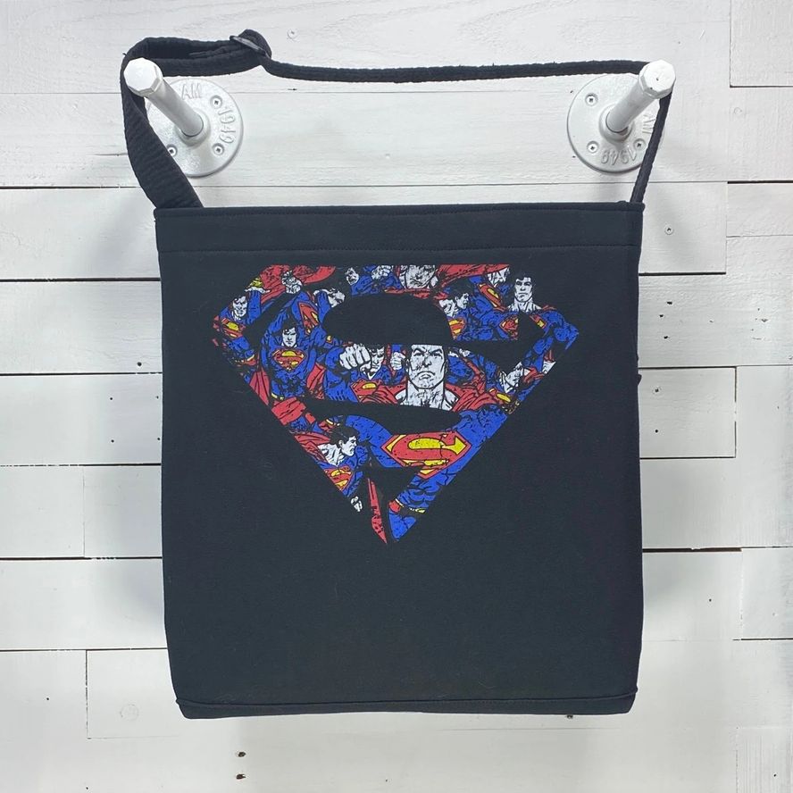 Superman Logo Animated Crossbody Tee Bag