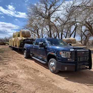 Hauling 17 round bails of alfalfa/ 1200 lbs 