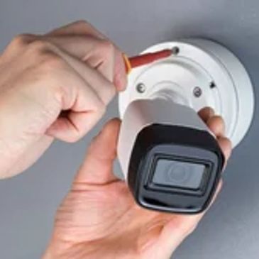 Instalación de una cámara de seguridad.