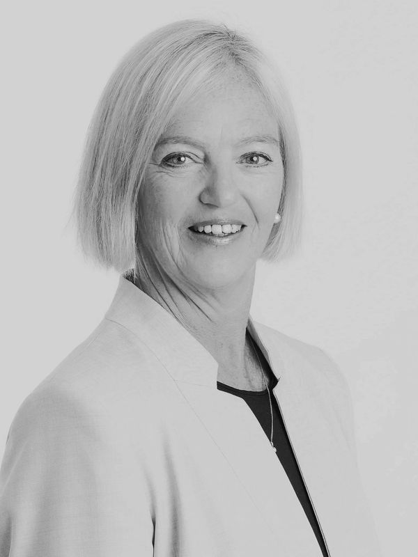 Sarah Ward-Lilley
Executive Coach
Trainer
Mentor
Mediator
CEDR-accredited
Trauma
Empathy