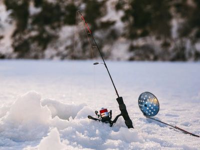 DIY Jaw Jacker  Ice fishing diy, Ice fishing rod holders, Fishing tips