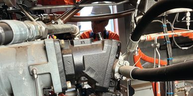 Turbine maintenance by HydraChem technicians, Gas turbine lube oil. Oil maintenance. 