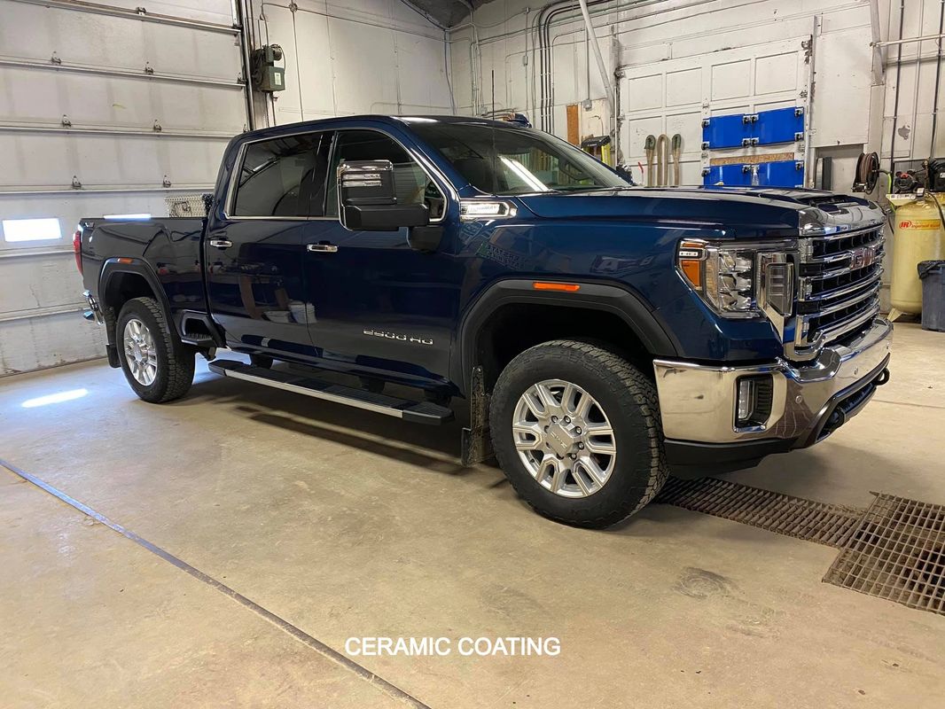 //img1.wsimg.com/isteam/ip/a3d31dc2-c742-4d6b-b54f-4b4e908d146f/Ceramic%20coating%20blue%20GMC%20Edit.jpg/:/rs=w:1300,h:800
