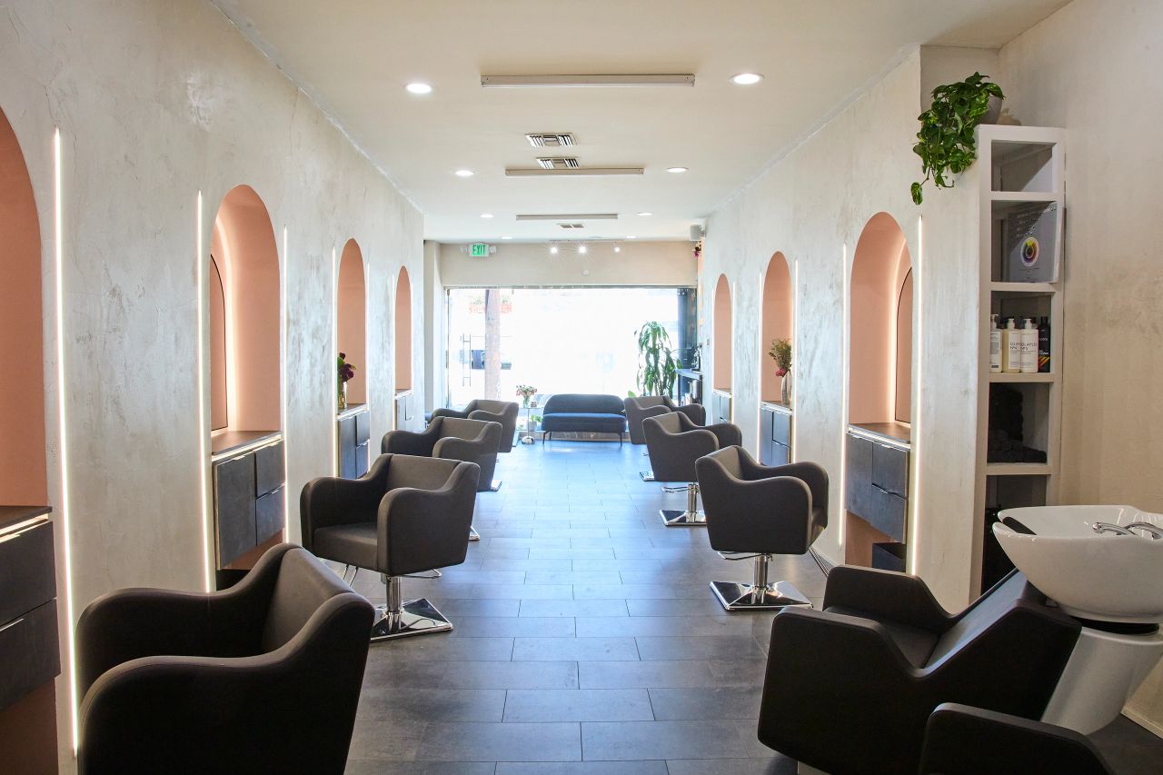 Head2Head, hair salon in Sunset Boulevard, Echo Park