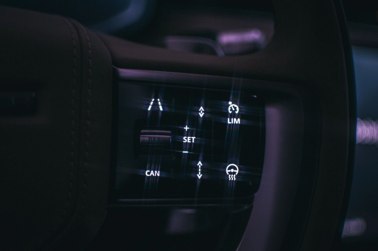 A cars feature button