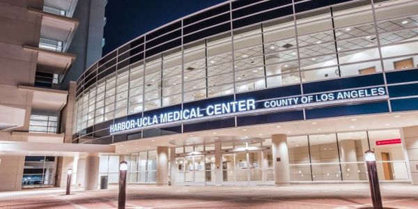 Entrance of Harbor-UCLA Medical Center at night.