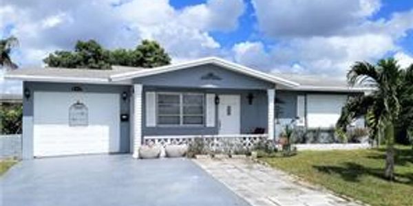 Beautiful home in Mainlands 6. Bright and airy floor plan. Ceramic tile floors throughout, remodeled