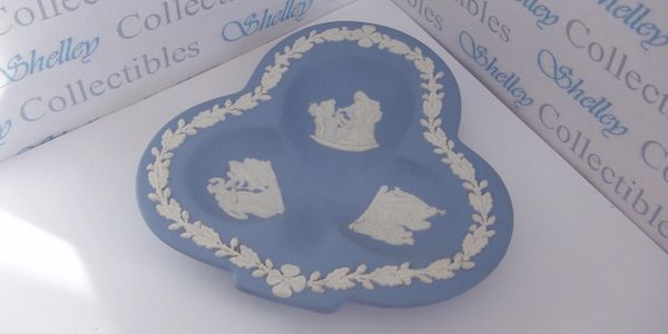 Vintage Wedgwood cloverleaf / club-shaped ashtray