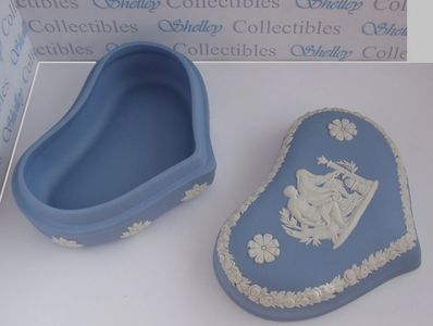 Vintage Wedgwood heart-shaped trinket box.