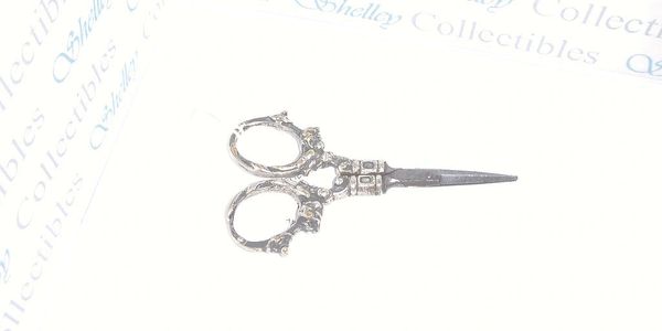 Small antique sewing scissors 1850