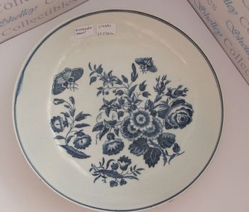 Worcester Saucer. Early Example. Circa 1780