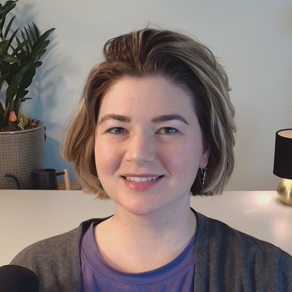 Laura Calabrese, German tutor (German with a Linguist), in her home office.