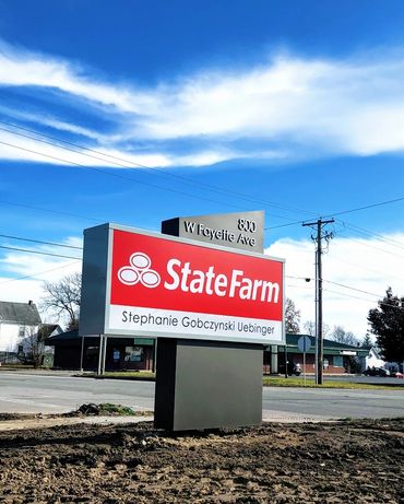 State Farm
Fayette Avenue, Effingham, IL

Fully custom shaped sign built from the ground up. Structu