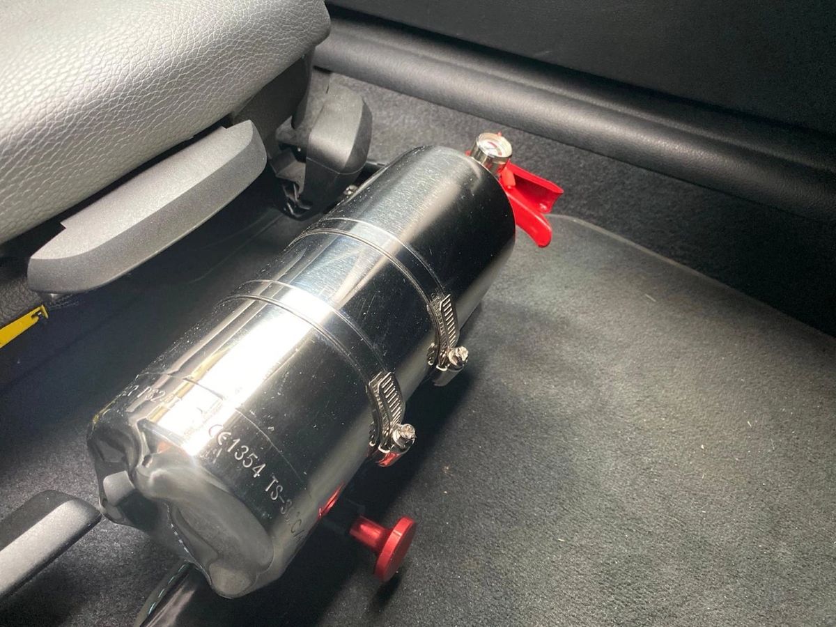 Porsche 911 Fire Extinguisher with Quick Release