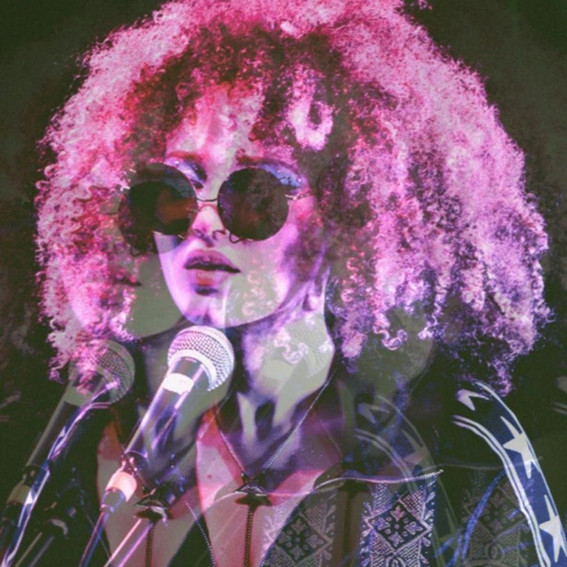 Bella Moulden is playing in New York, singer/songwriter, multi-instrumentalist, music producer. 2025 