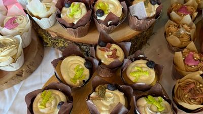 Explore our cookie and cake creations