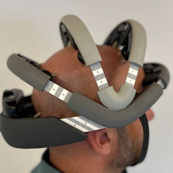MeRT uses a specialized dry-lead EEG to guide and target our individualized treatment.