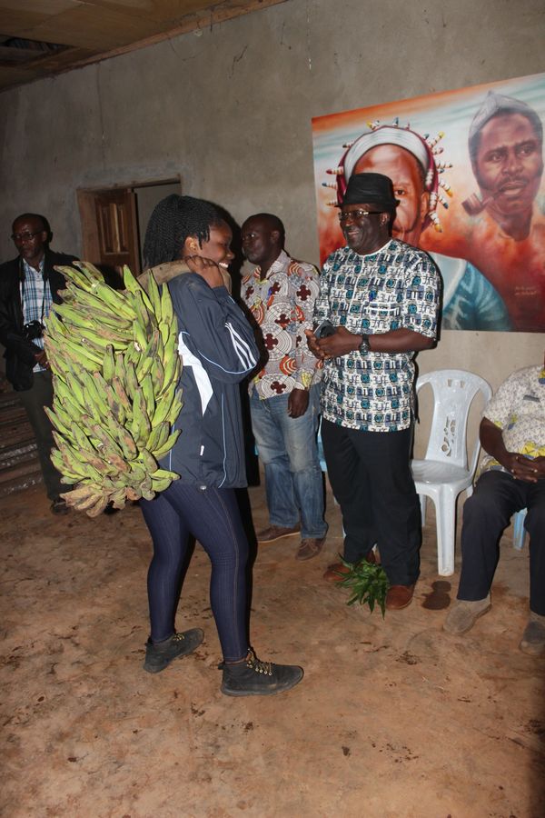 During a bamiléké offering to the new successor 